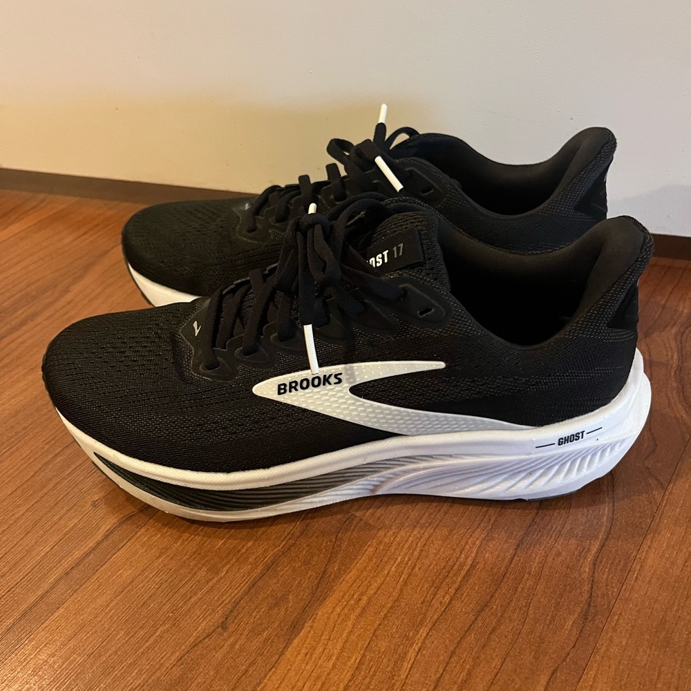 Brooks Ghost Road Running Shoes - Picture 2 of 6
